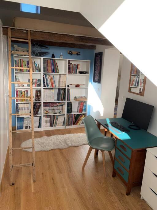 Charmant Studio A Proximite De La Gare Rer A Chatou Esterno foto
